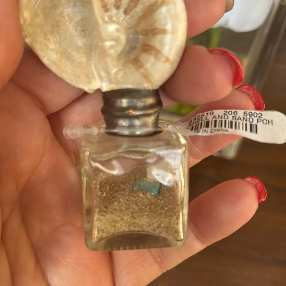 Pottery Barn Shell and Sand Place holders set of 4 NWT
